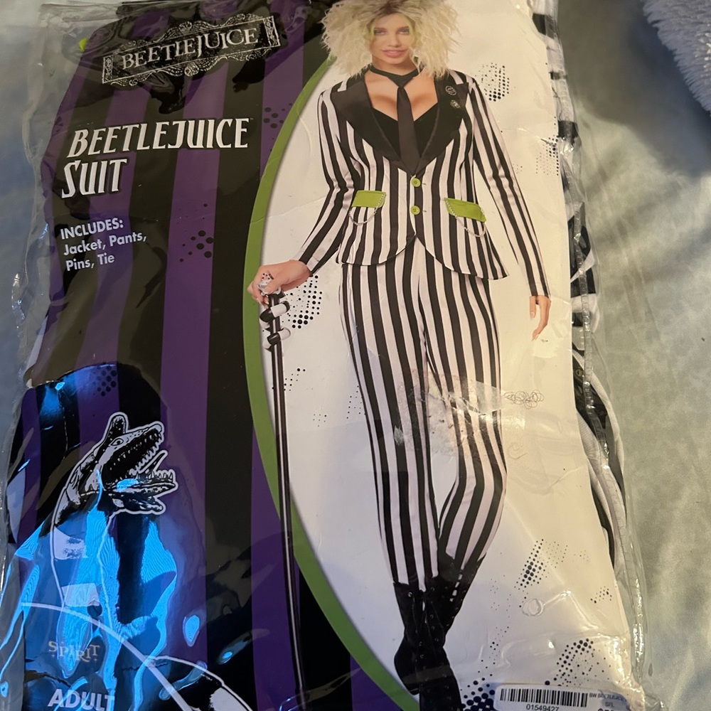 Bettle juice costume
